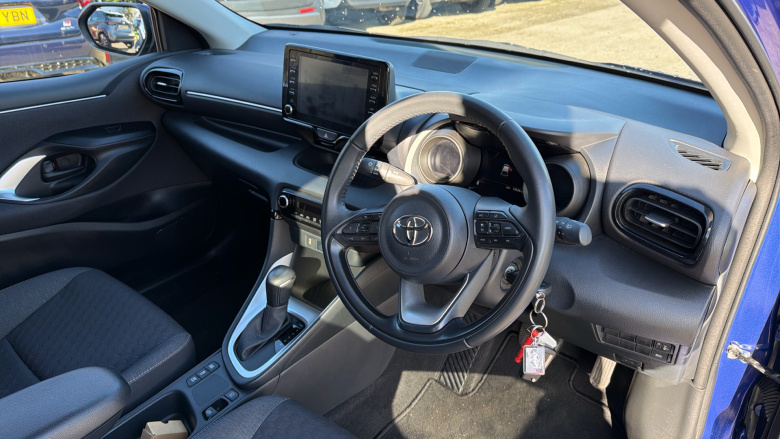 Toyota Yaris 1.5 Hybrid Design 5dr CVT Hybrid Hatchback